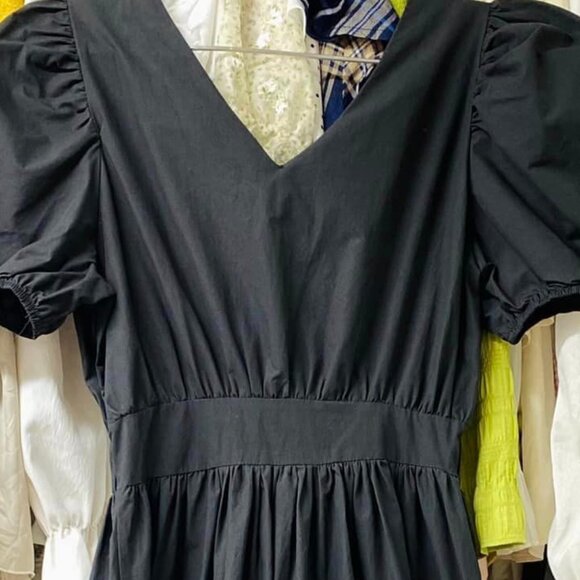 Black dress - Picture 2 of 3